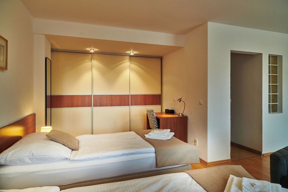 Comfort, 1 Twin, 1 Bedroom, Balcony, Kitchenette