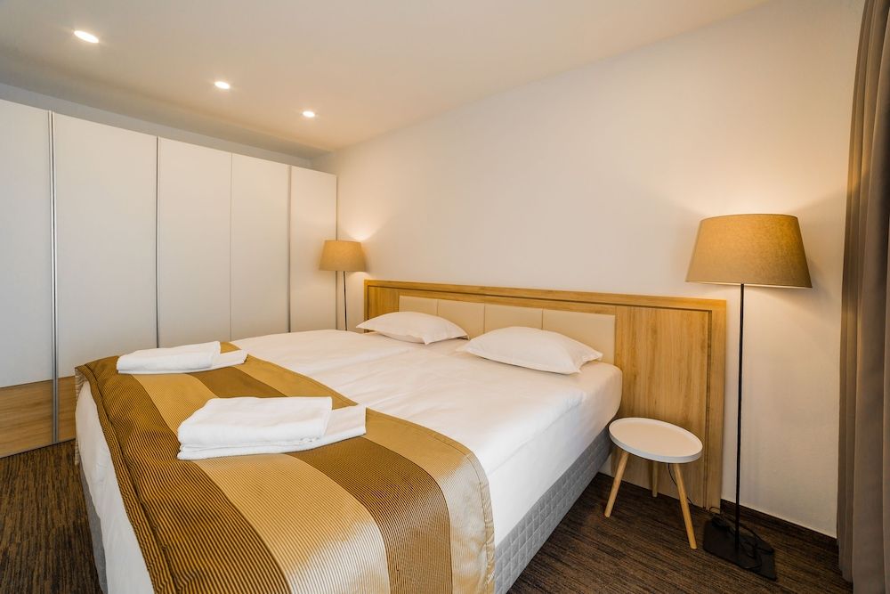 Hotel Dolphin Comfort Suite 2