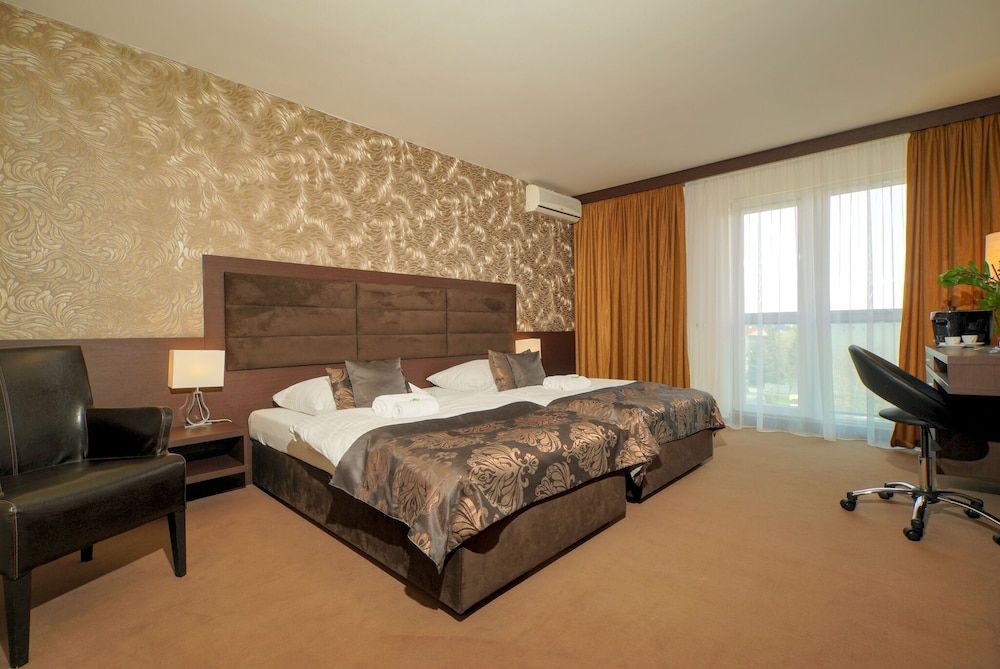 Hotel Centrum Business Double or Twin Room 5