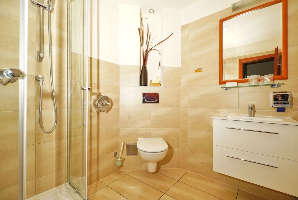 Hotel Centrum Business Double or Twin Room 8