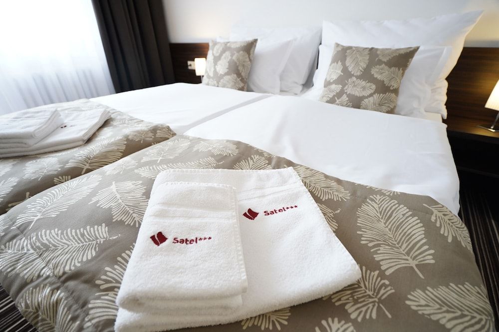 Hotel Satel Premium Double Room 5