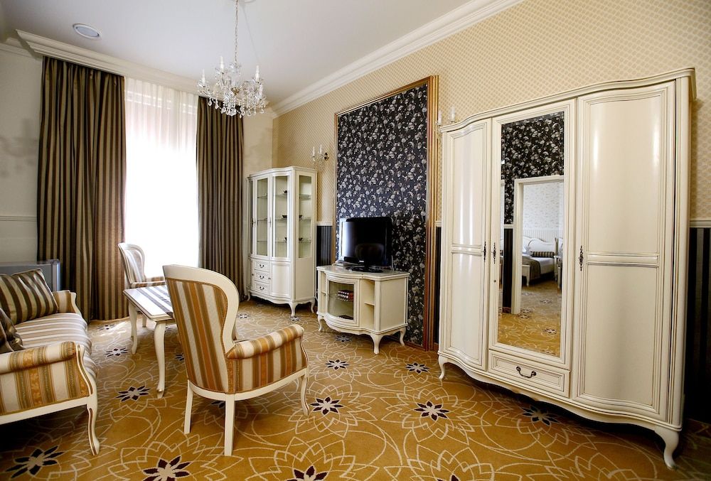 GOLDEN ROYAL Boutique hotel & Spa Deluxe Apartment 11