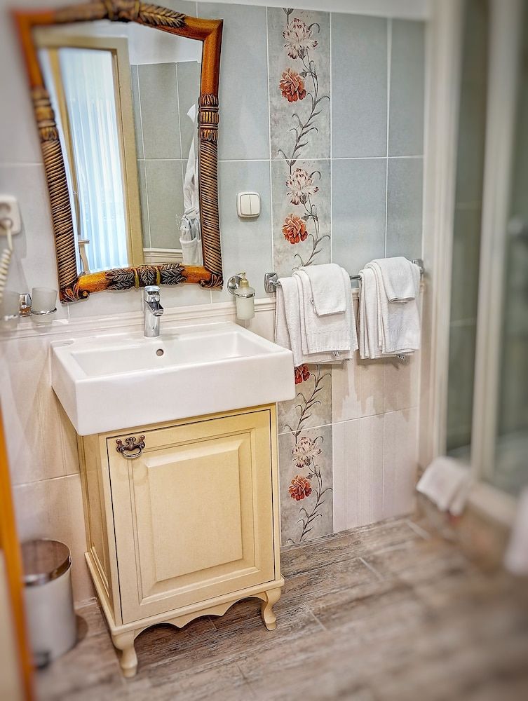 GOLDEN ROYAL Boutique hotel & Spa Deluxe Double or Twin Room, 1 Bedroom 23