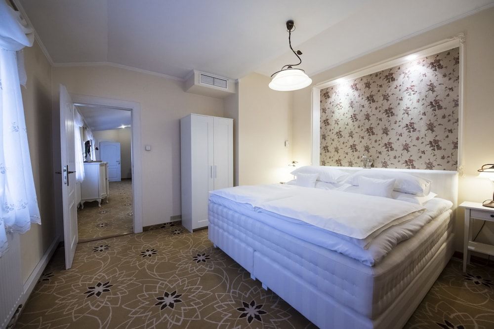 GOLDEN ROYAL Boutique hotel & Spa Deluxe Apartment 4