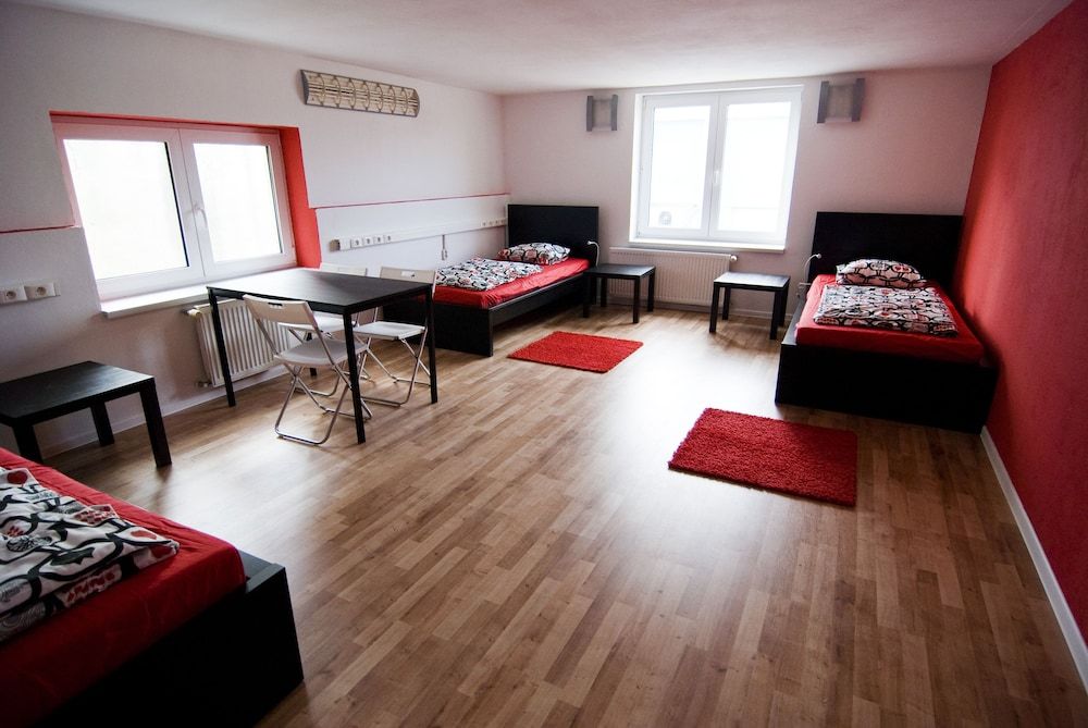 Nitra Glycerin Hostel Quadruple Room 3
