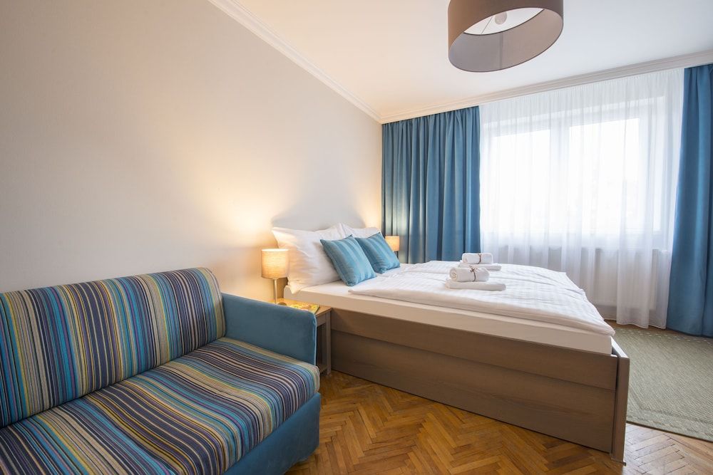 Pension Vila Mery Double Room, Garden View 8