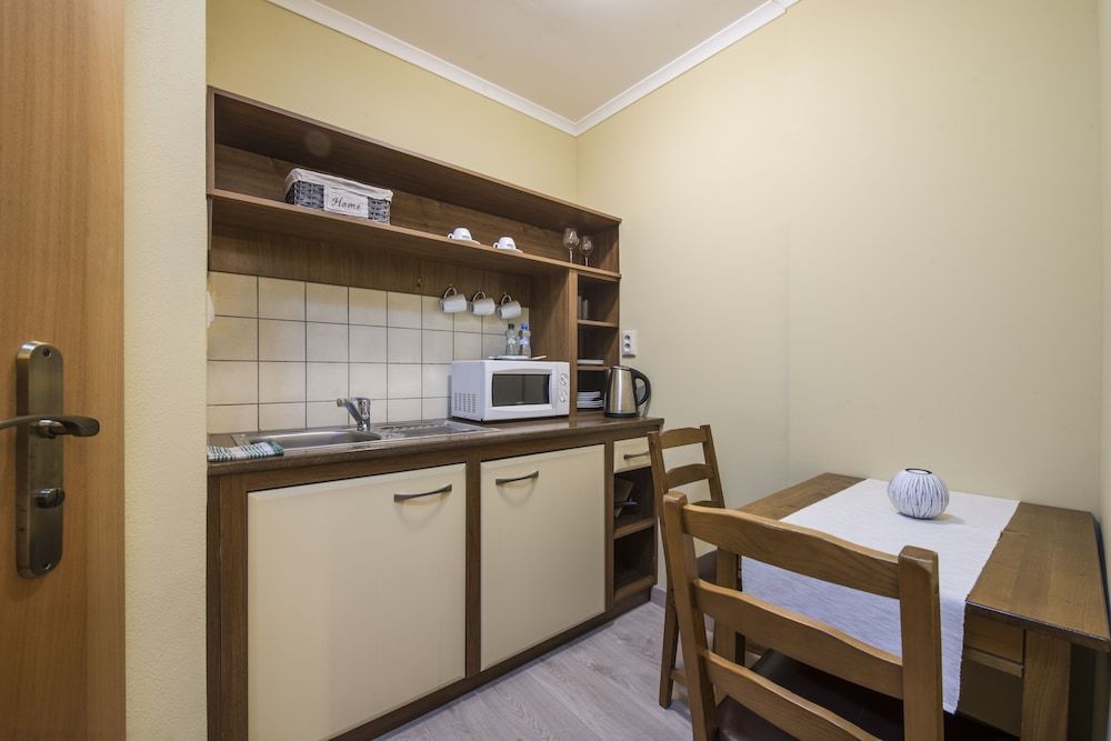 Pension Vila Mery Double Room, 1 Bedroom, Kitchenette 5