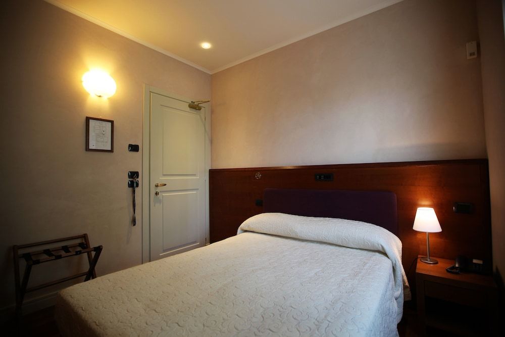 Classic Single Room