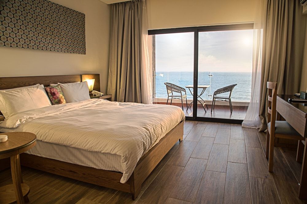 Sierra Palms Resort Deluxe Double Room 2