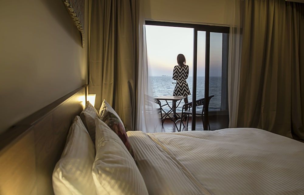 Sierra Palms Resort Deluxe Double Room 4