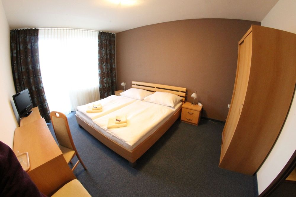 Hotel Spectrum Comfort Double Room, 1 Bedroom, Balcony, City View 3