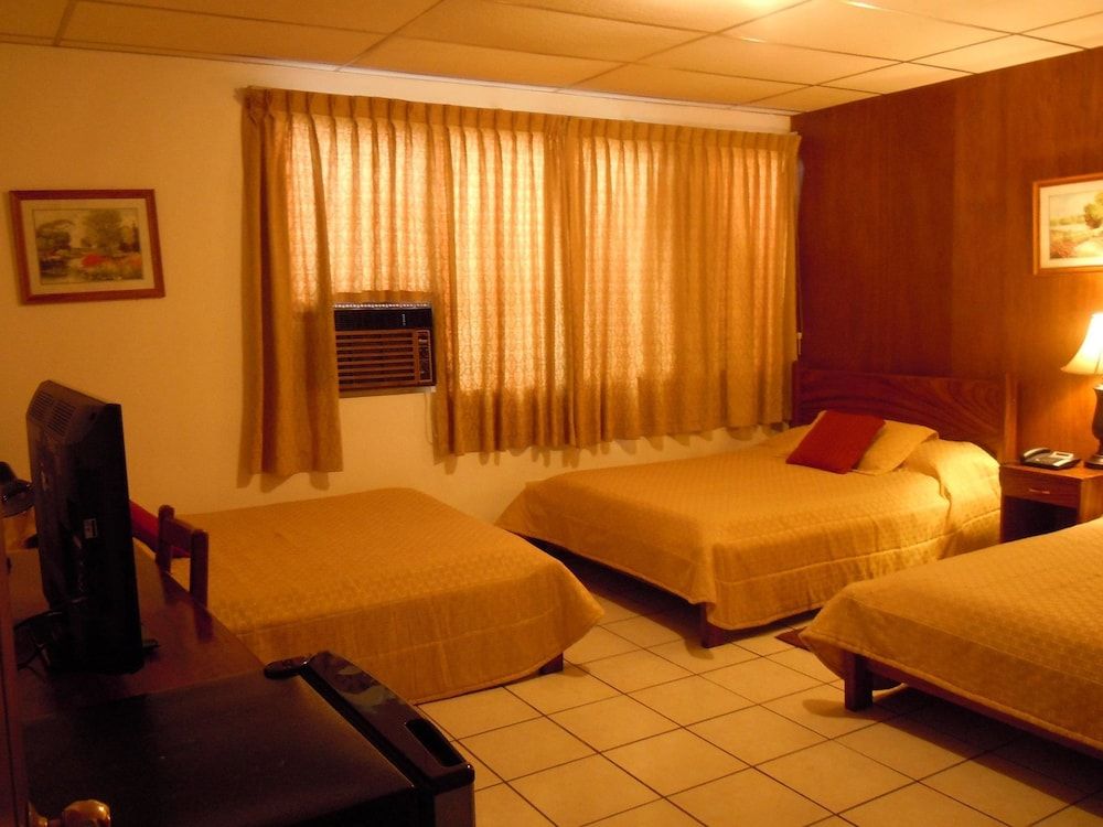 Family Room, Multiple Beds, Non Smoking