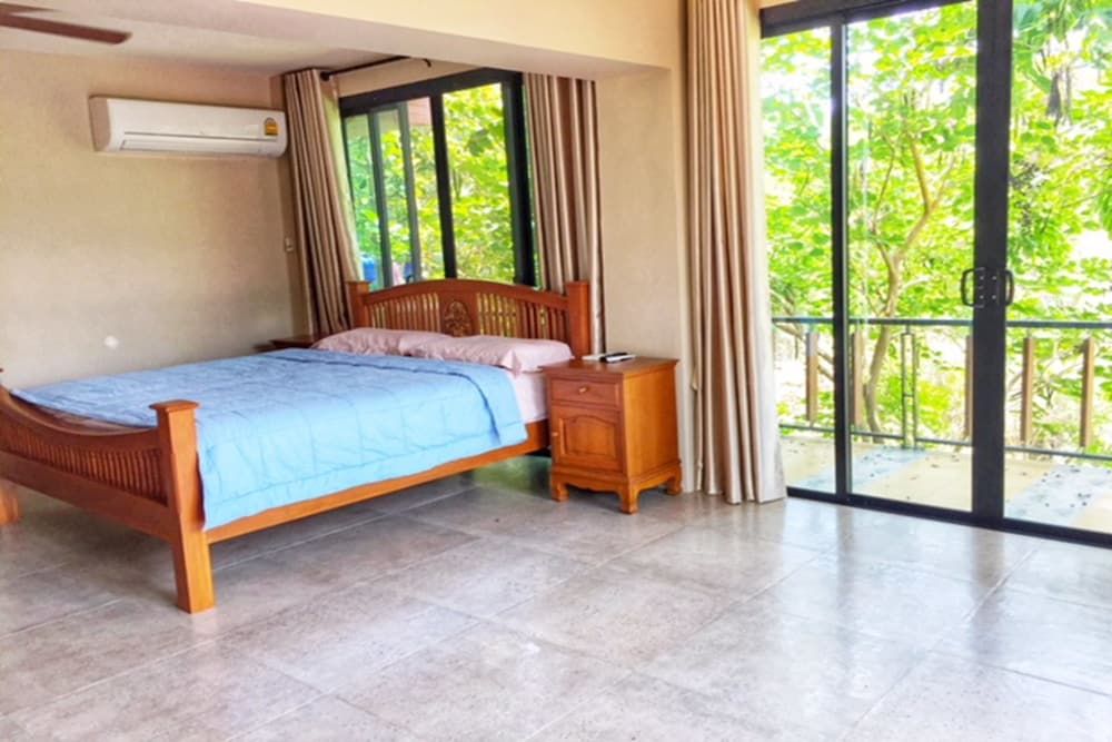 Standard Room with Pool Access