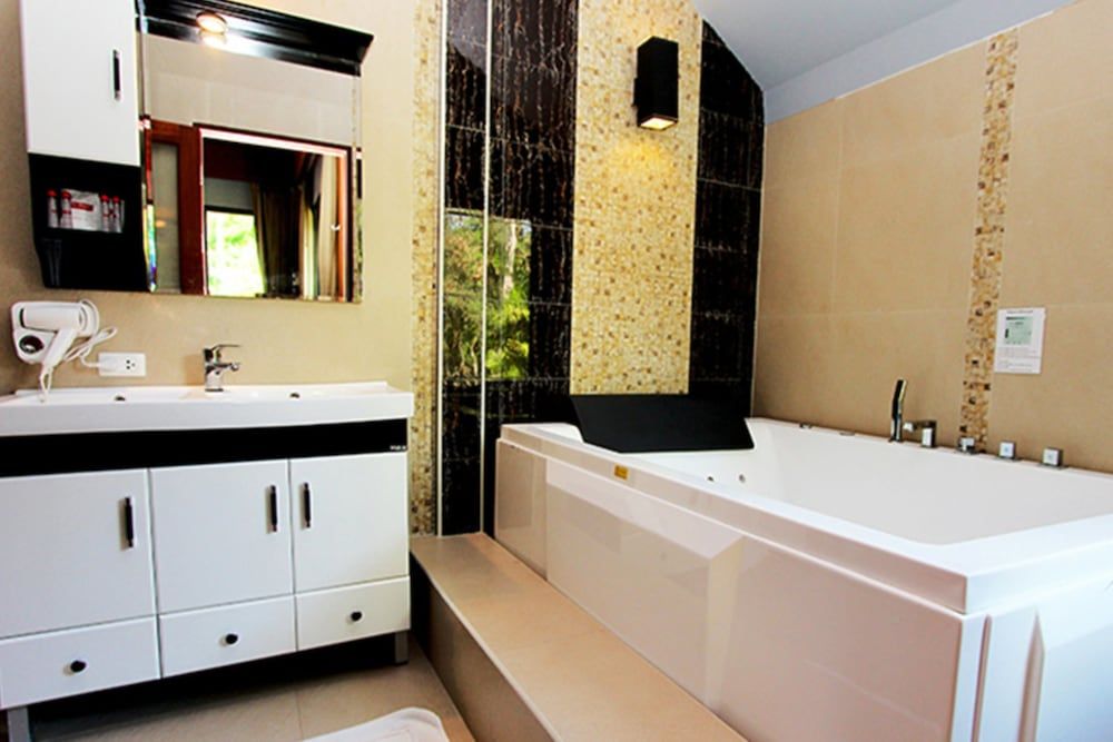 The Grace Amphawa Resort Deluxe Canal 5