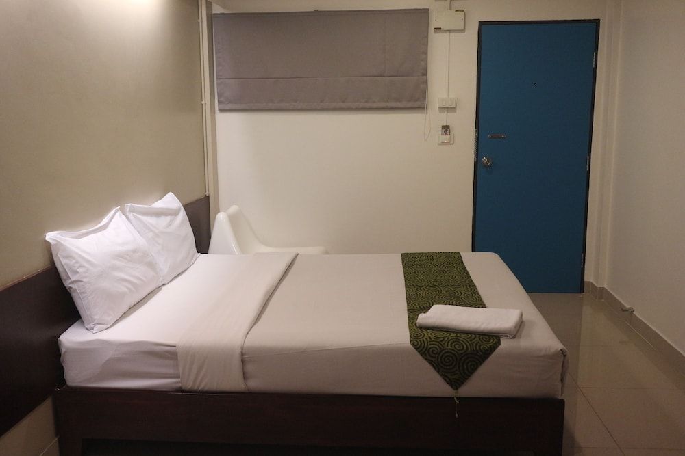 L42 Hostel Standard Double Room 5