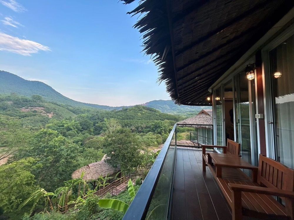 Chiangkhan River Green Hill Phu Thok Deluxe Villa 7