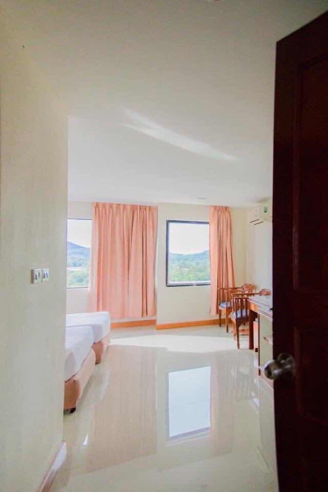 Sinkiat Thani Hotel Standard Double or Twin Room, 1 Double or 2 Twin Beds 31