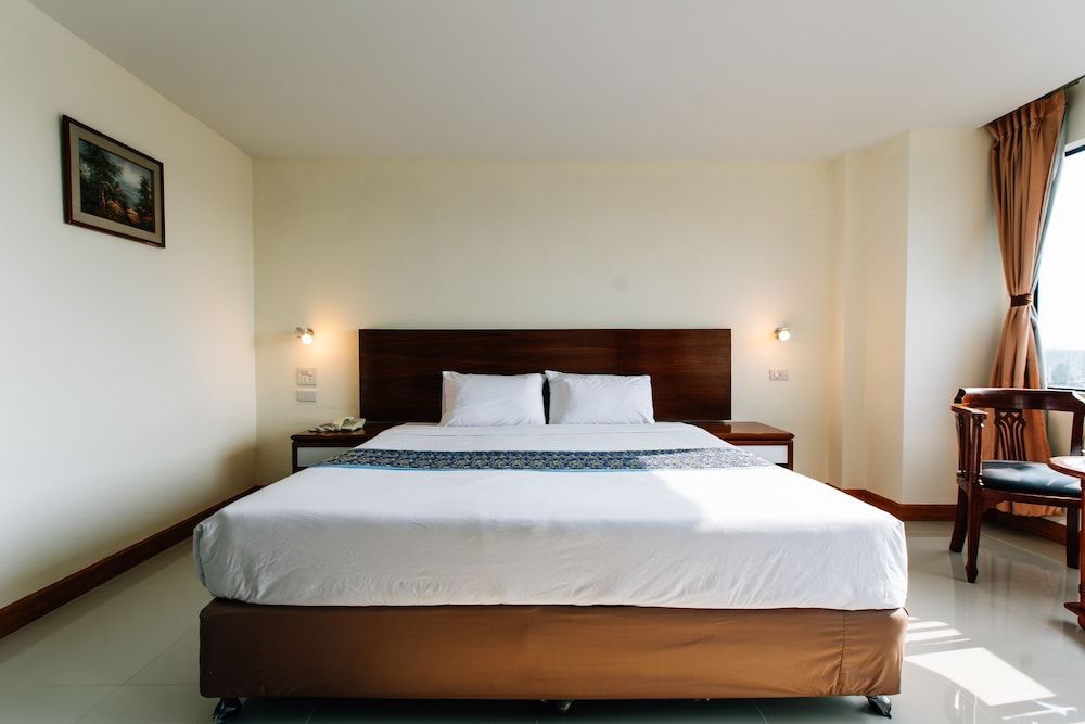 Sinkiat Thani Hotel Standard Double or Twin Room, 1 Double or 2 Twin Beds 6