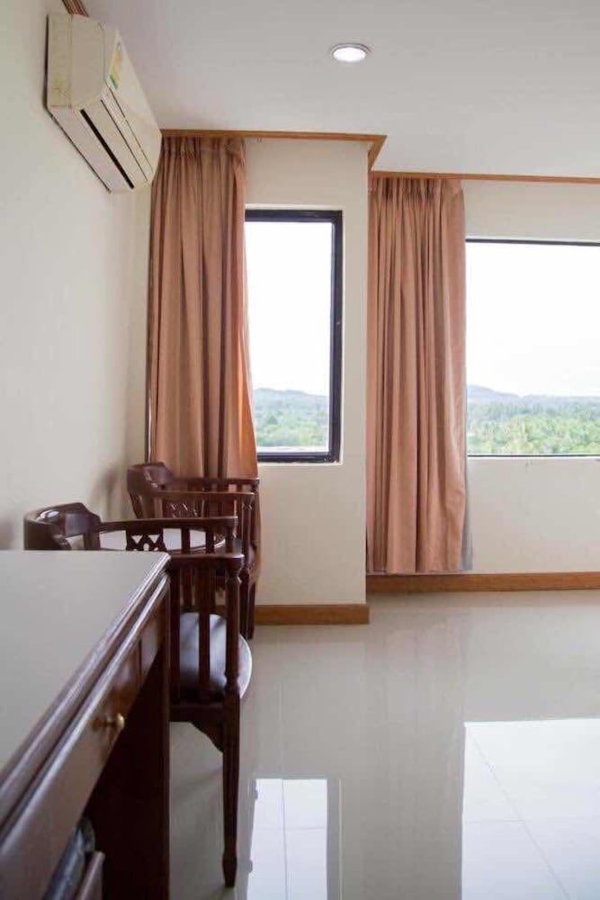 Sinkiat Thani Hotel Standard Double or Twin Room, 1 Double or 2 Twin Beds 28