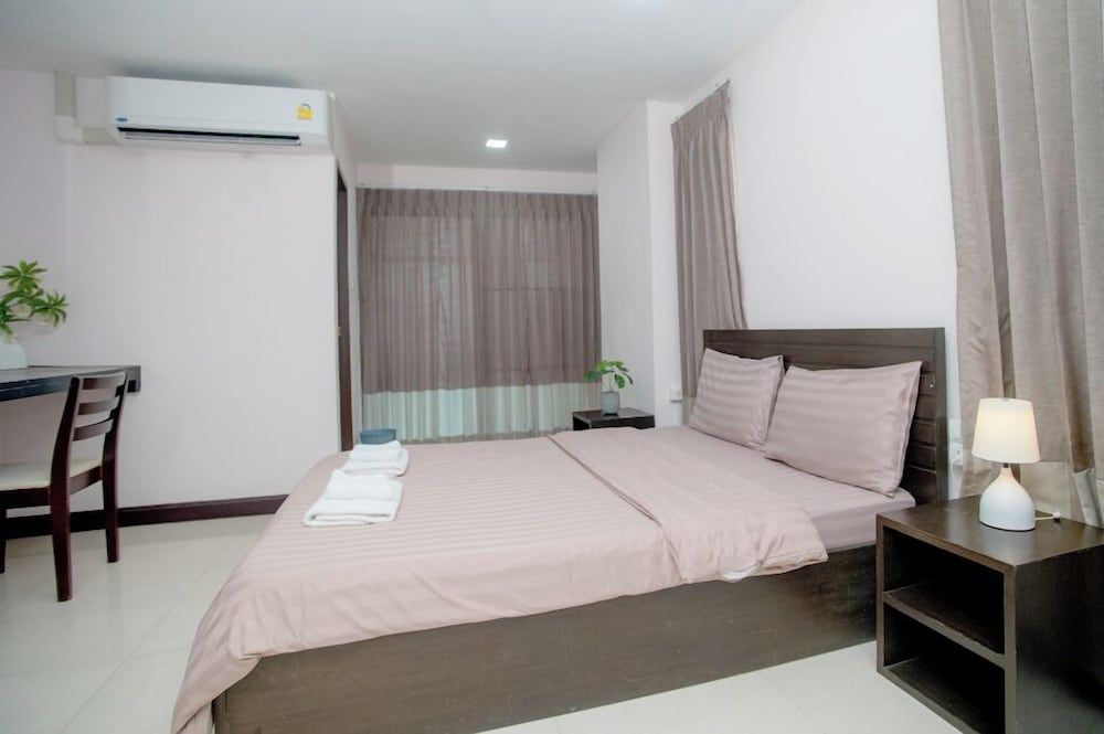 Mok Mek 72 Studio 12