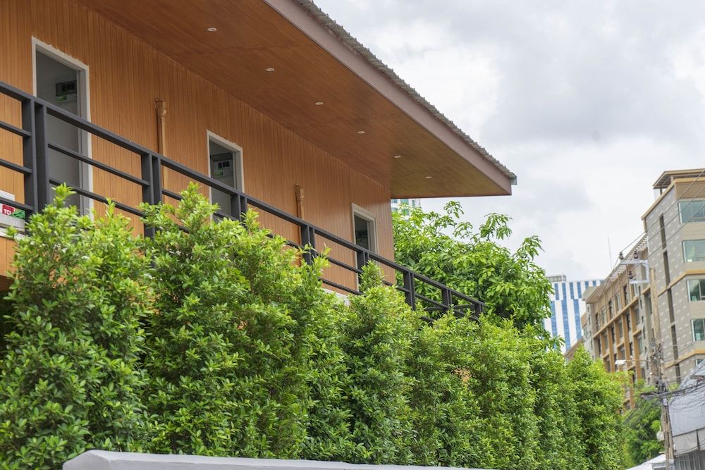 undefined Resort V - MRT Huai Khwang 2