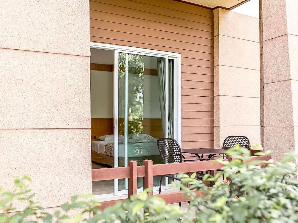 Wangyao Riverside Resort Family Room 4