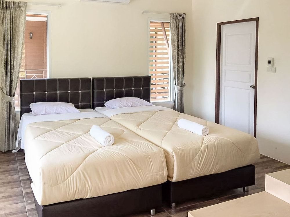 Wangyao Riverside Resort Deluxe Double Room