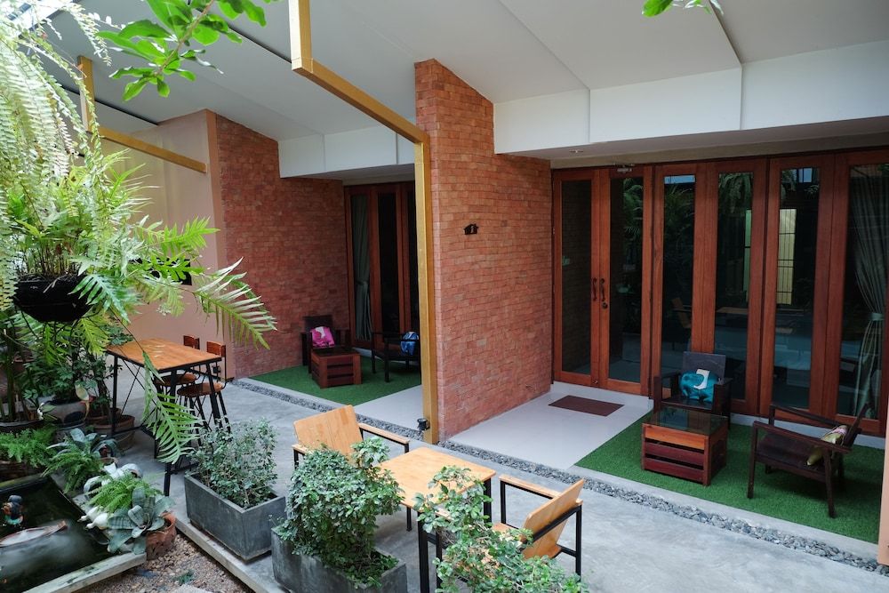 undefined The White Elephant Home 2