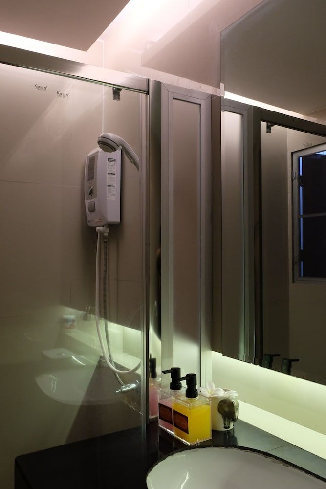 The White Elephant Home Deluxe Room, 1 King Bed, Non Smoking, Park View 5