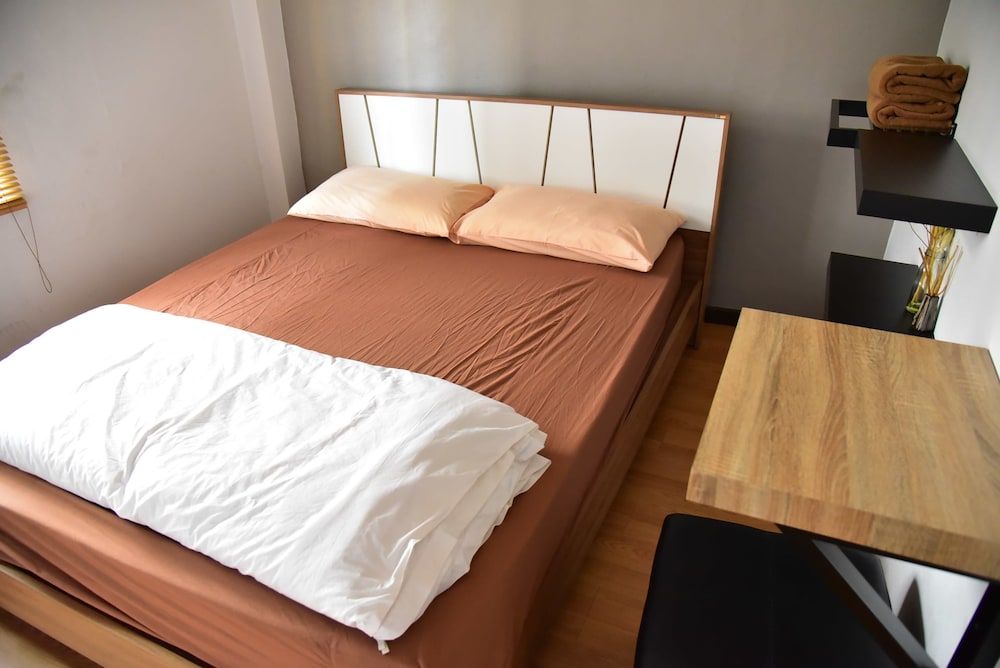 Inn Trog And Inn Soi - Hostel - Adults Only Double Room 4