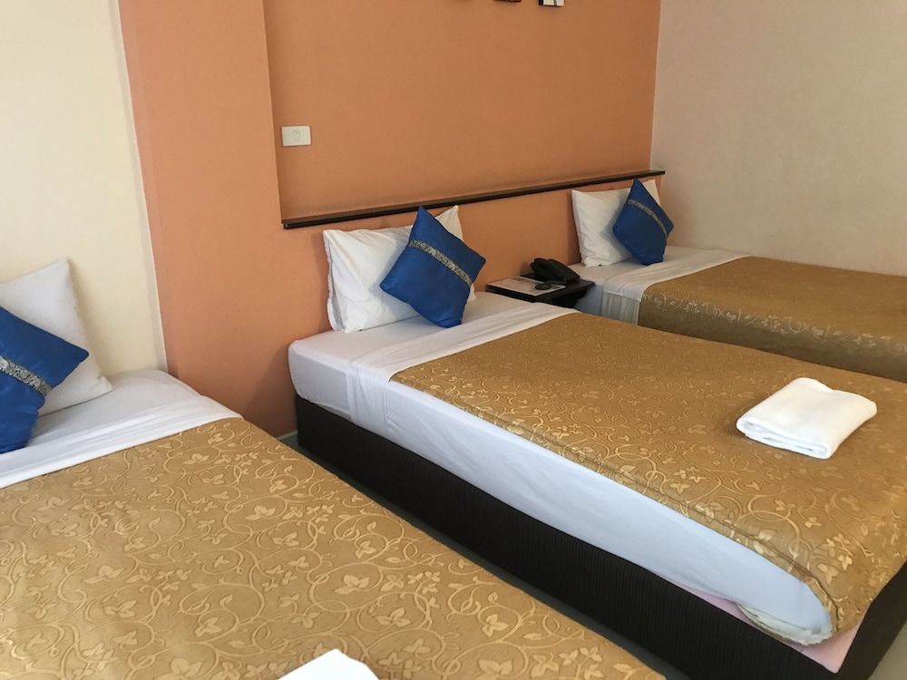 Ton Thong Resort Hotel Standard Triple Room