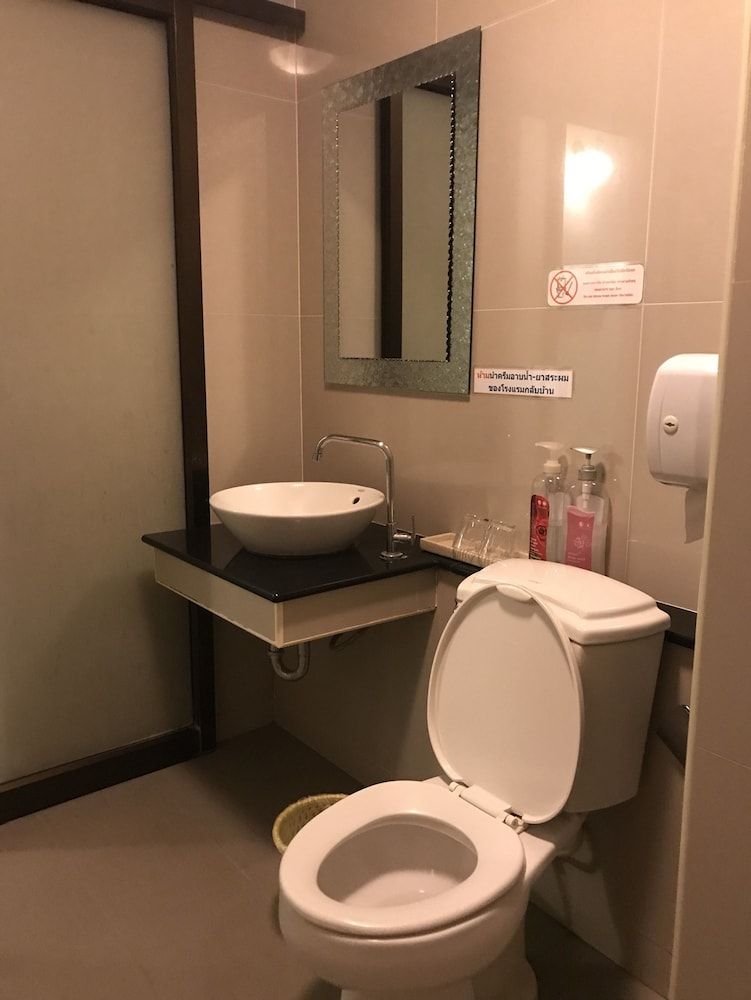 Ton Thong Resort Hotel Standard Double Room 2