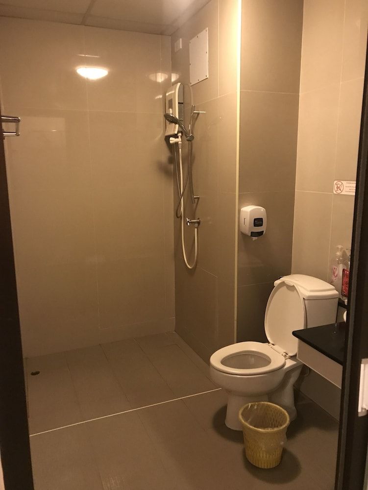 Ton Thong Resort Hotel Standard Twin Room 3