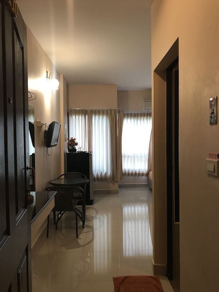 Ton Thong Resort Hotel Standard Triple Room 8