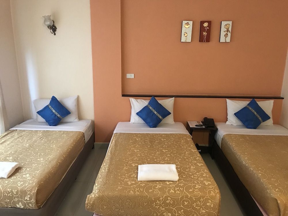 Ton Thong Resort Hotel Standard Triple Room 2