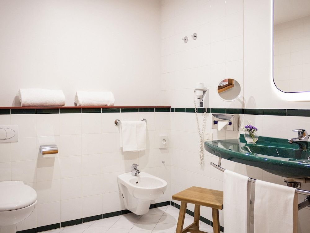 Mercure Roma Corso Trieste Classic Double Room 6