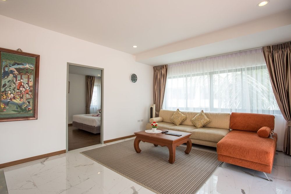 The Suites Apartment & Residence Phuket Romantic Penthouse, 2 Bedrooms, City View 3