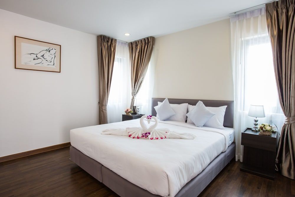 The Suites Apartment & Residence Phuket Romantic Penthouse, 2 Bedrooms, City View