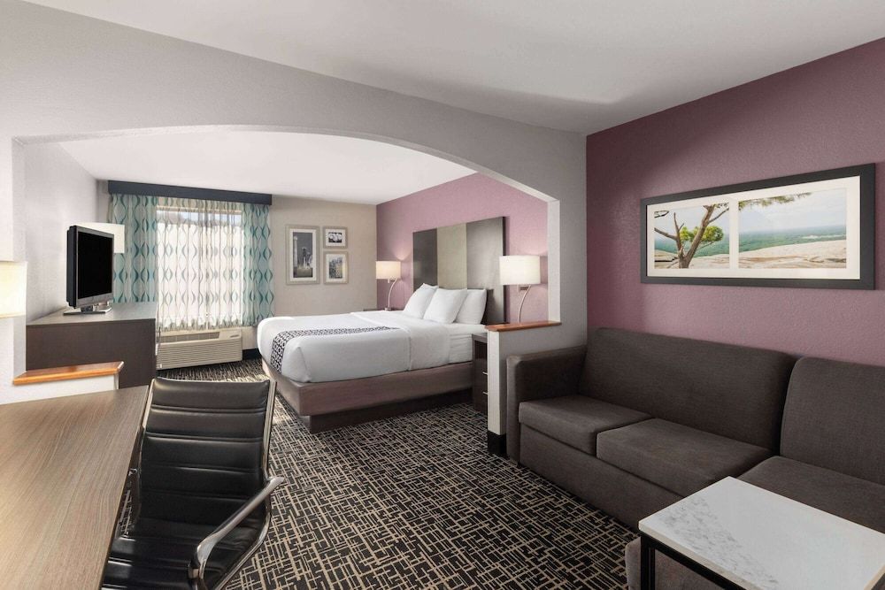 Deluxe Room, 1 King Bed, Non Smoking