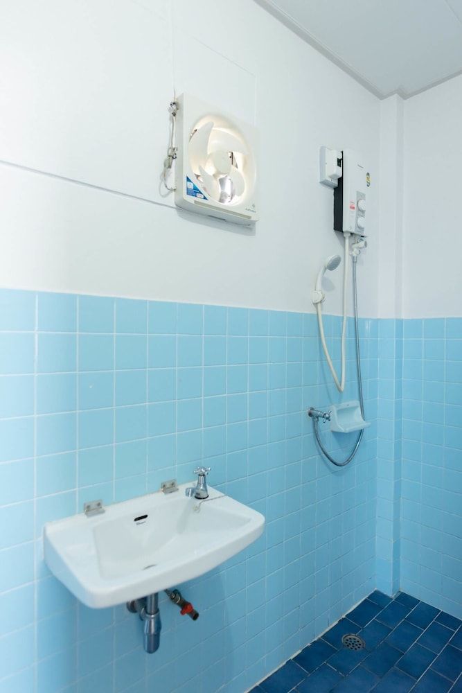 Chimphli Hotel Deluxe Double Room 5