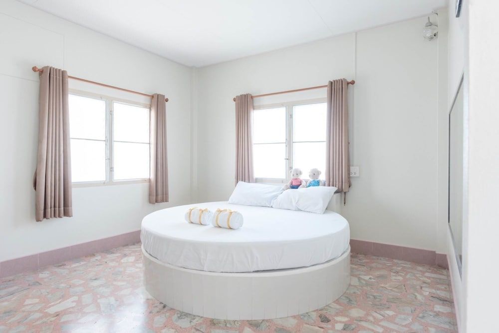 Chimphli Hotel Deluxe Double Room 3