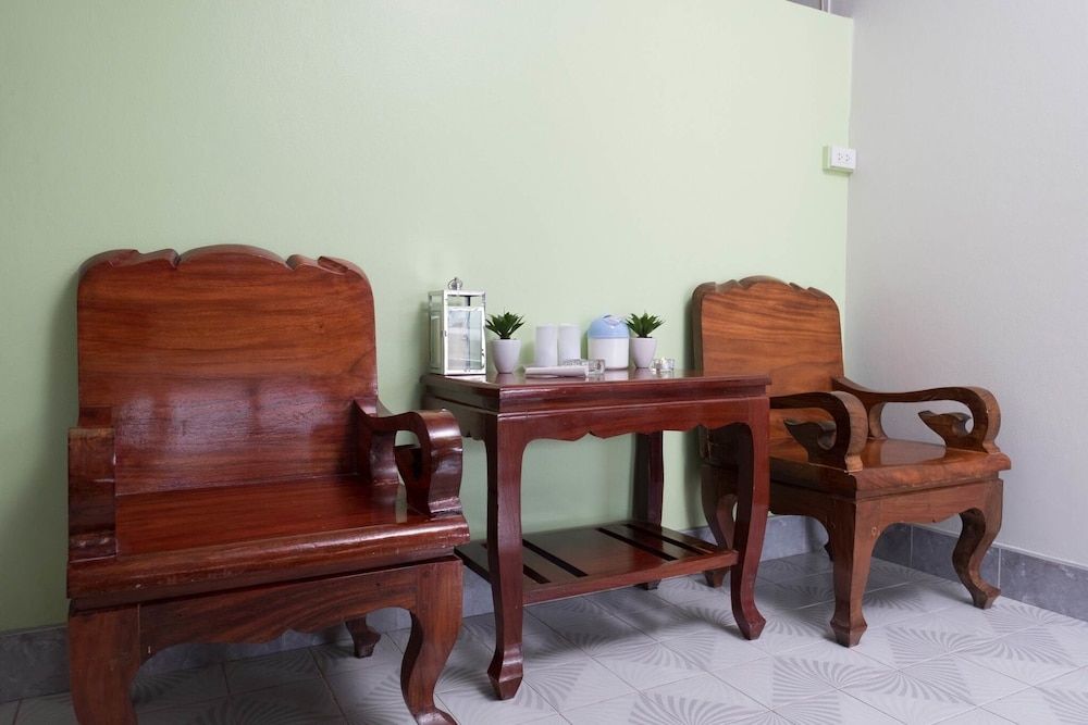 Chimphli Hotel Superior Double Room 6