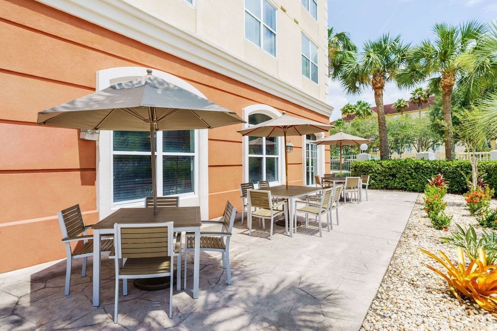 undefined Country Inn & Suites by Radisson, Orlando Airport, FL 5