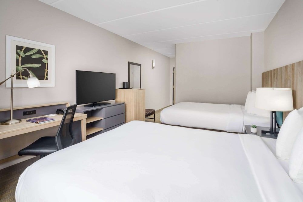 Country Inn & Suites by Radisson, Orlando Airport, FL Room, 2 Queen Beds, Accessible, Non Smoking