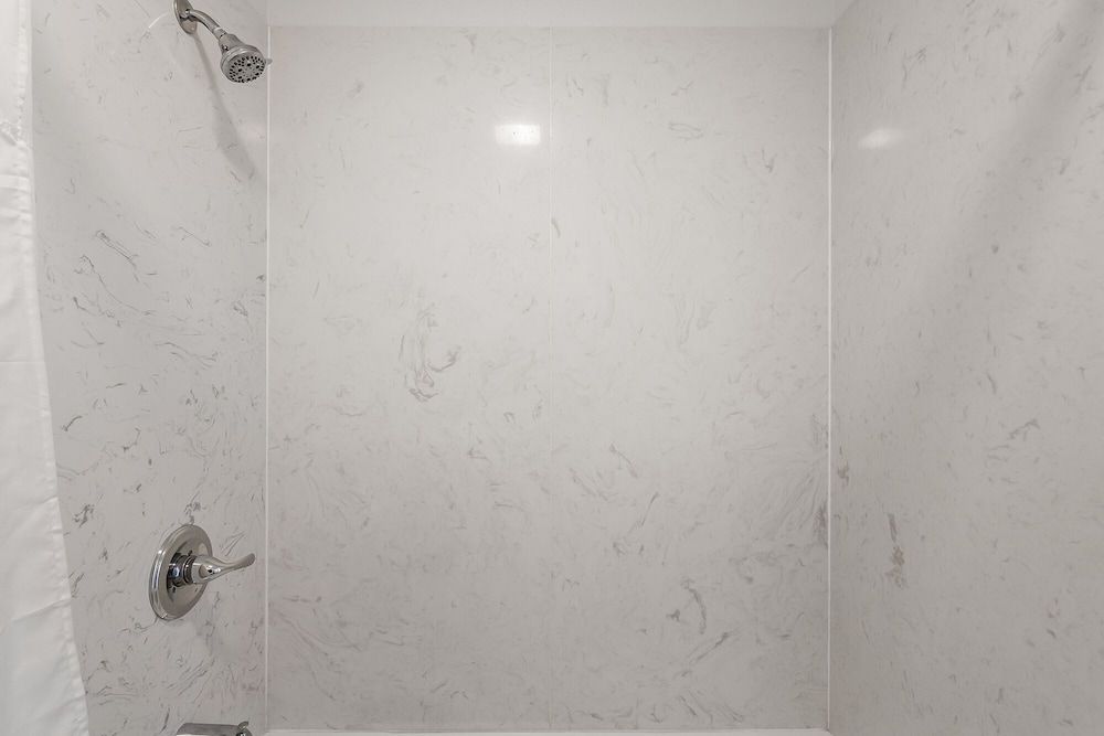 Heritage Inn Express Chico Standard Room, 1 King Bed 7