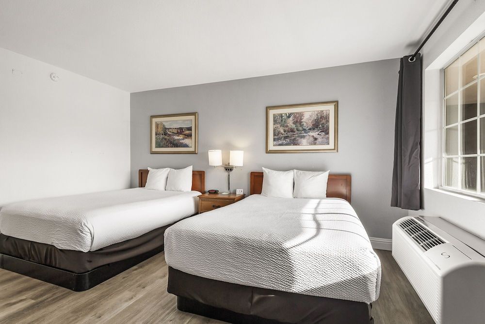 Heritage Inn Express Chico Standard Room, 2 Double Beds 8