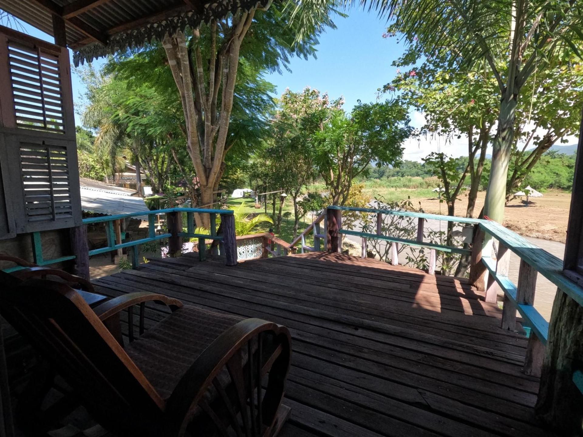 Bungalow - Water Front 