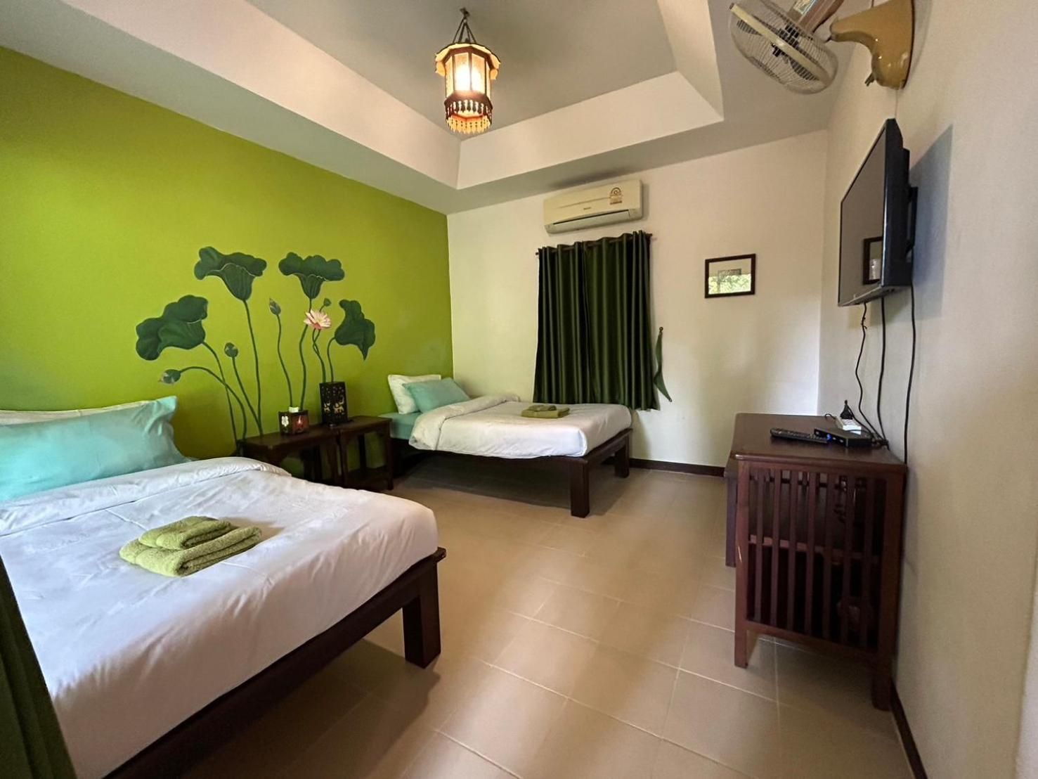 Quadruple Room with Private Bathroom
