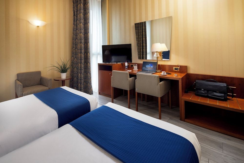 Hotel Parma & Congressi Classic Triple Room 2