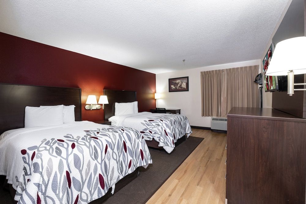Red Roof Inn & Suites Dover Downtown Deluxe Room, 2 Double Beds (Smoke Free) 3